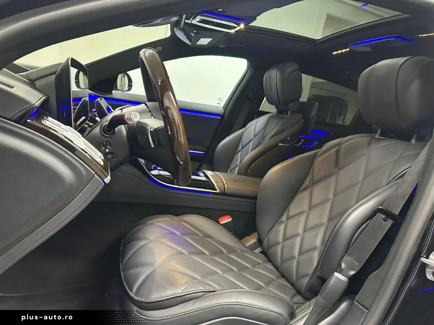 S 580 e MAYBACH  BUR 3D FOND ENTERTAINMENT