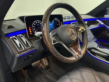 S 580 e MAYBACH  BUR 3D FOND ENTERTAINMENT