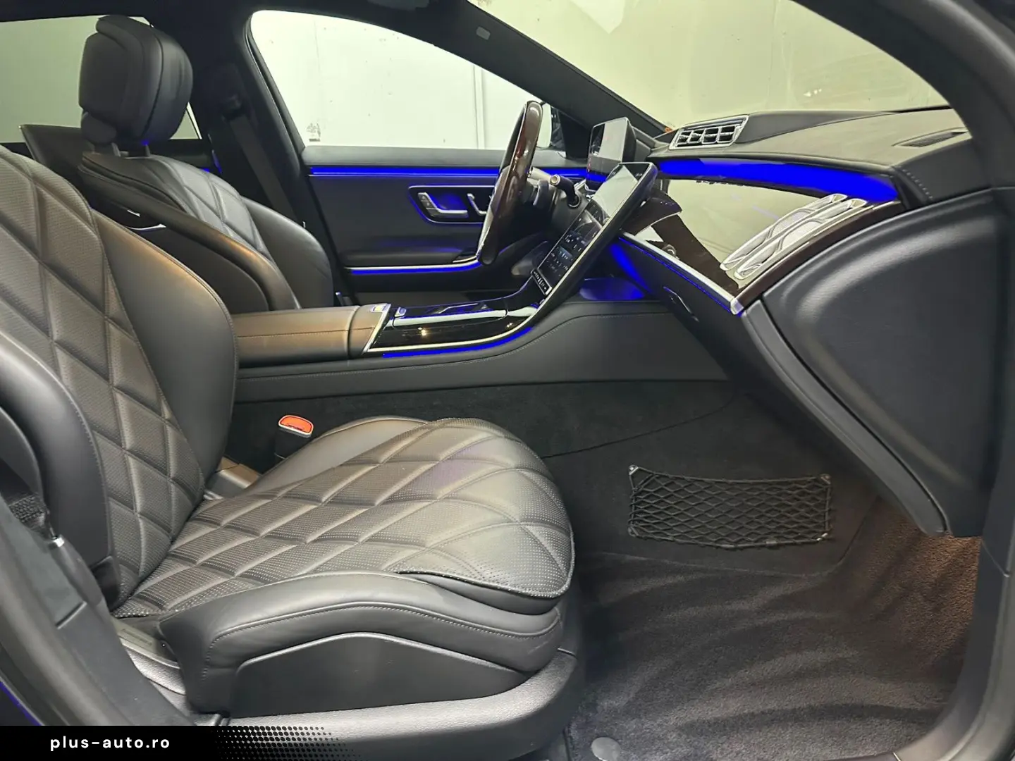 S 580 e MAYBACH  BUR 3D FOND ENTERTAINMENT