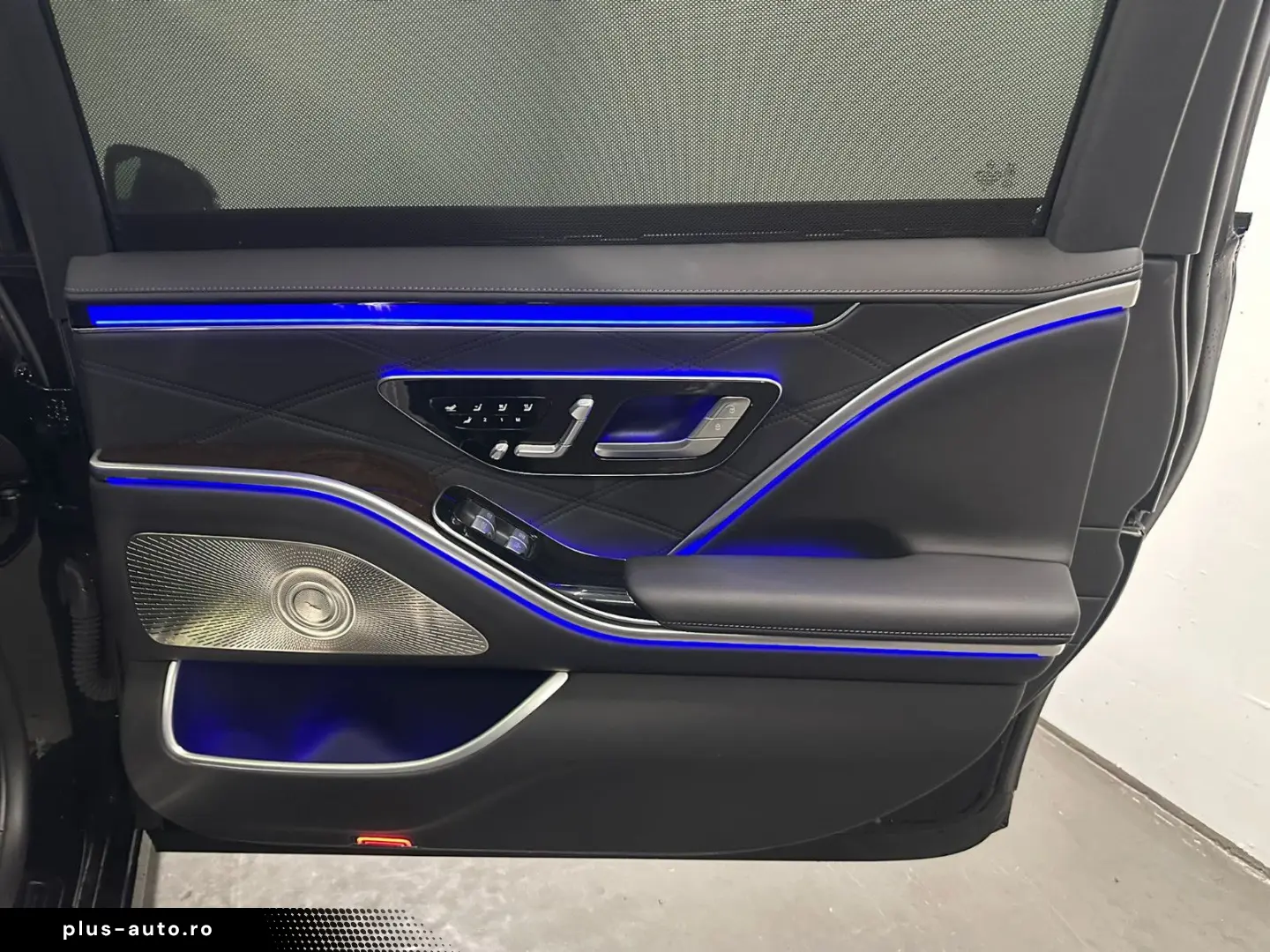 S 580 e MAYBACH  BUR 3D FOND ENTERTAINMENT