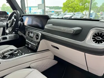 G 63 AMG 2024 Vintageblue-White-Carbon TV Full
