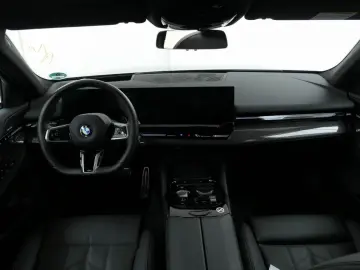520i Limousine M Sport ACC H-K PANO HuD 4-ZK QI
