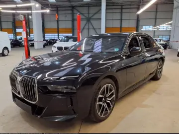 740d xDr M Sport AHK StHz SkyL B&W DAPro PAPro