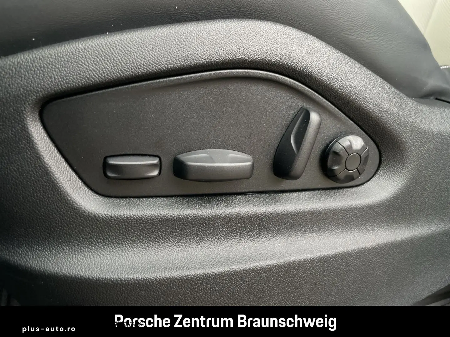 Cayenne E-Hybrid BOSE LED-Matrix  Panoramadach