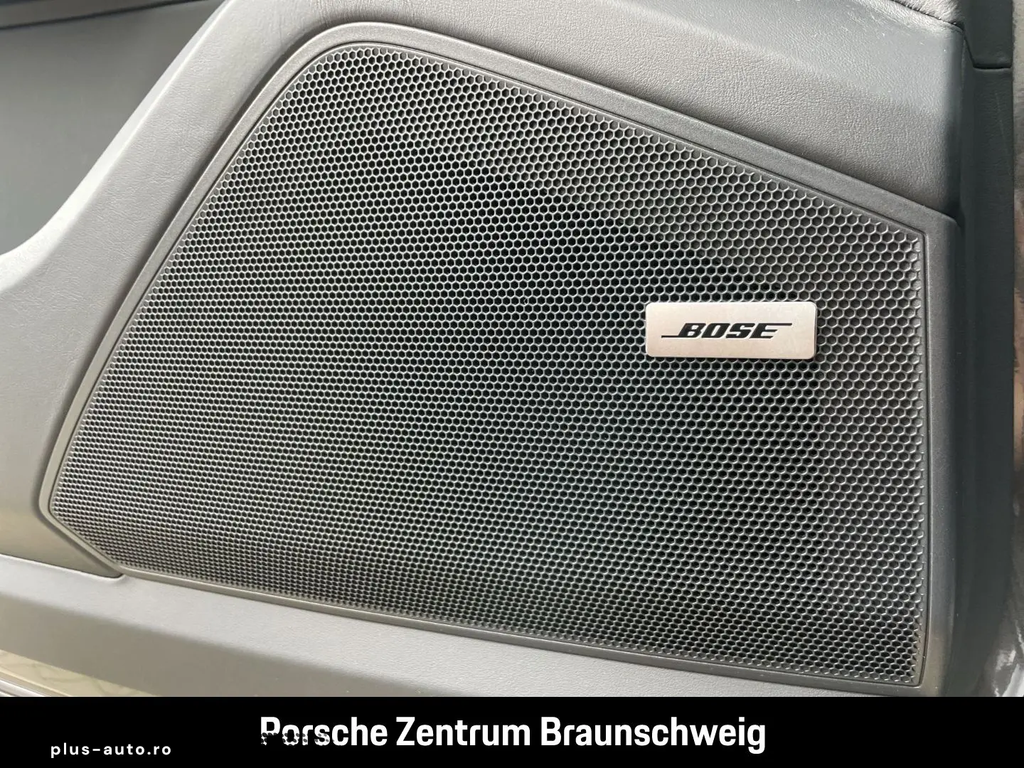 Cayenne E-Hybrid BOSE LED-Matrix  Panoramadach