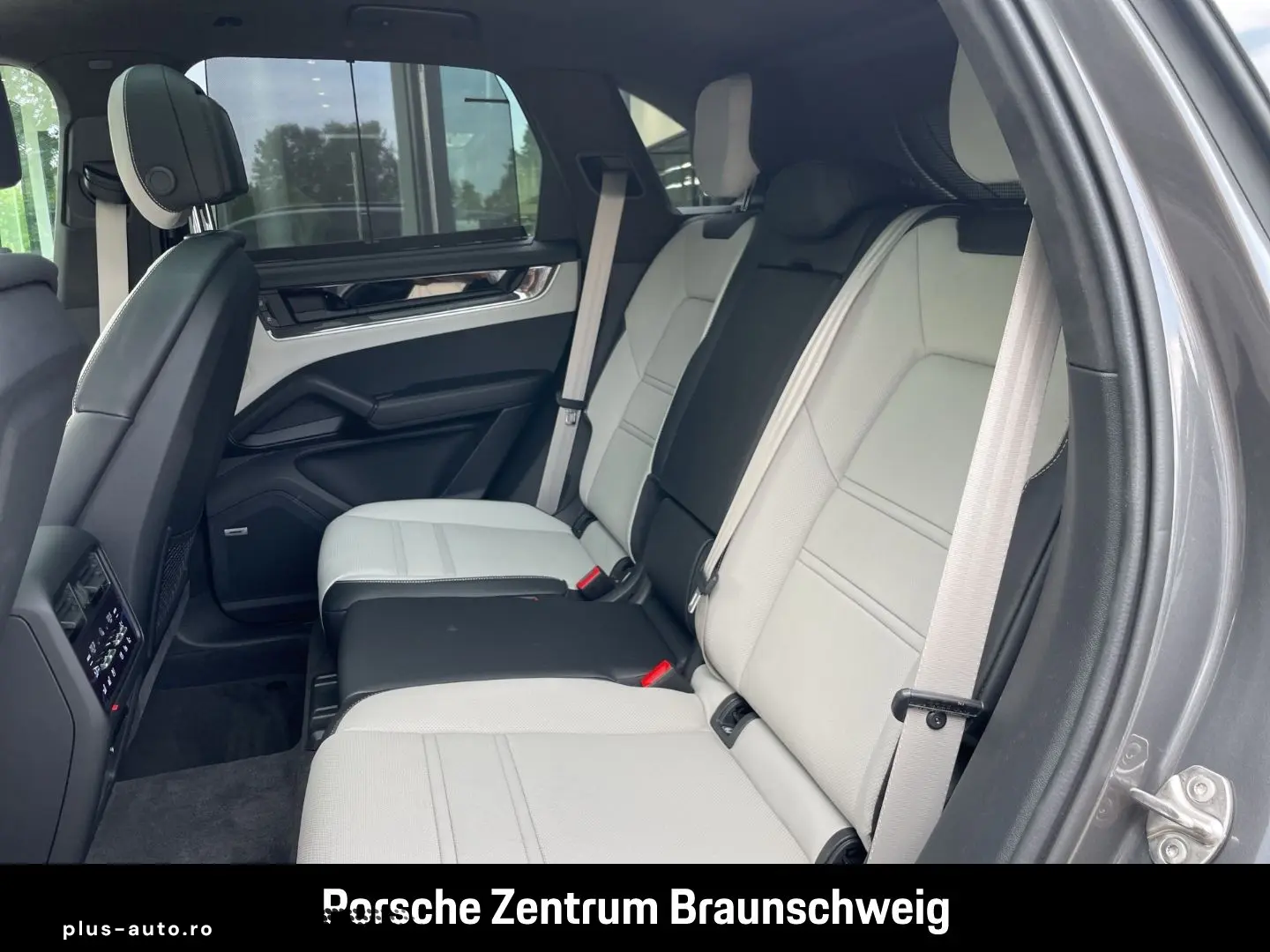 Cayenne E-Hybrid BOSE LED-Matrix  Panoramadach