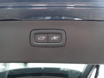 XC90 Plus Bright B5 AWD Mild-Hybrid PANO 360 KAM