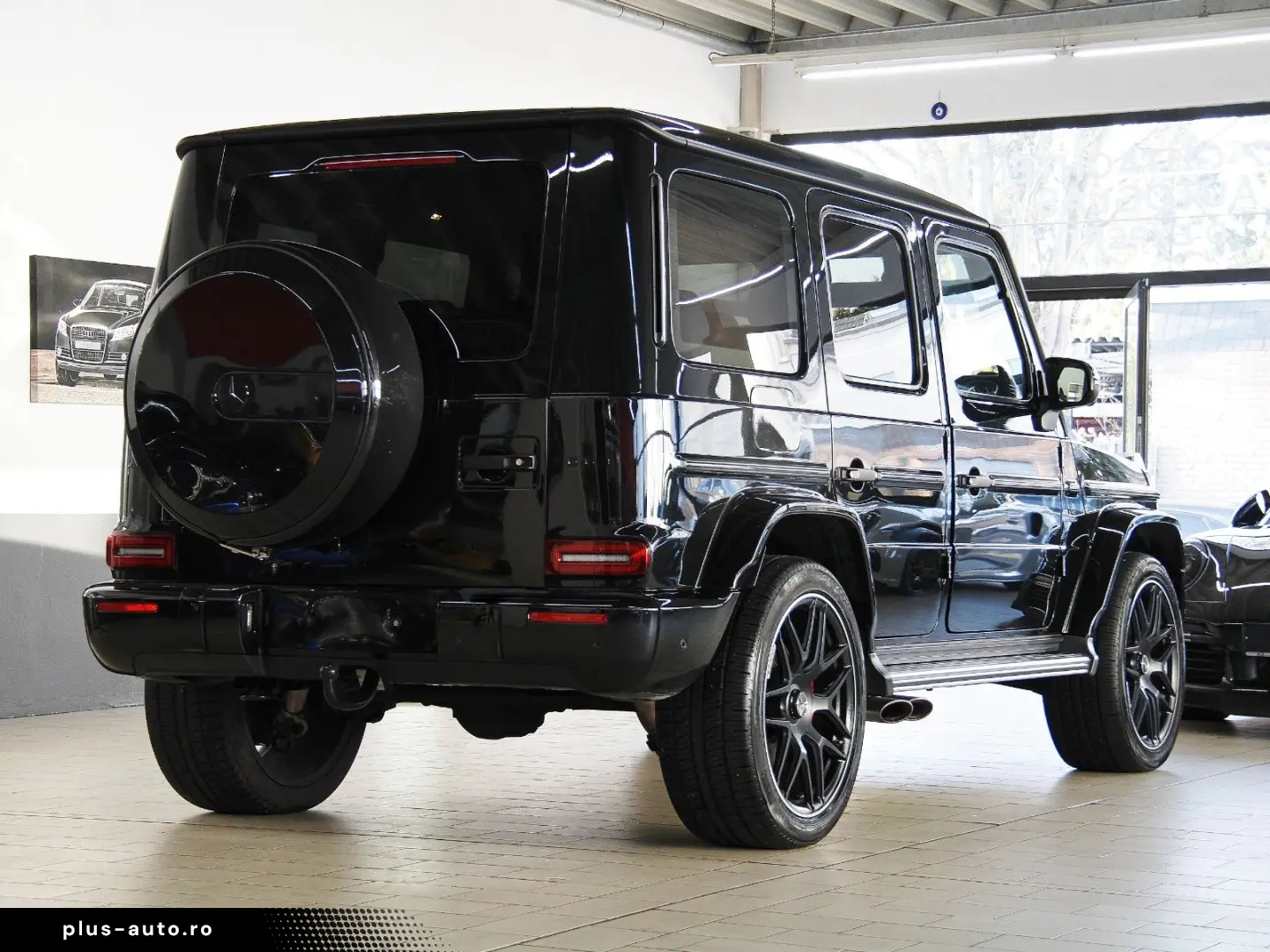 G63 AMG NiGHT VOLL  CARBON LEDER-ROT TV-FOND 22