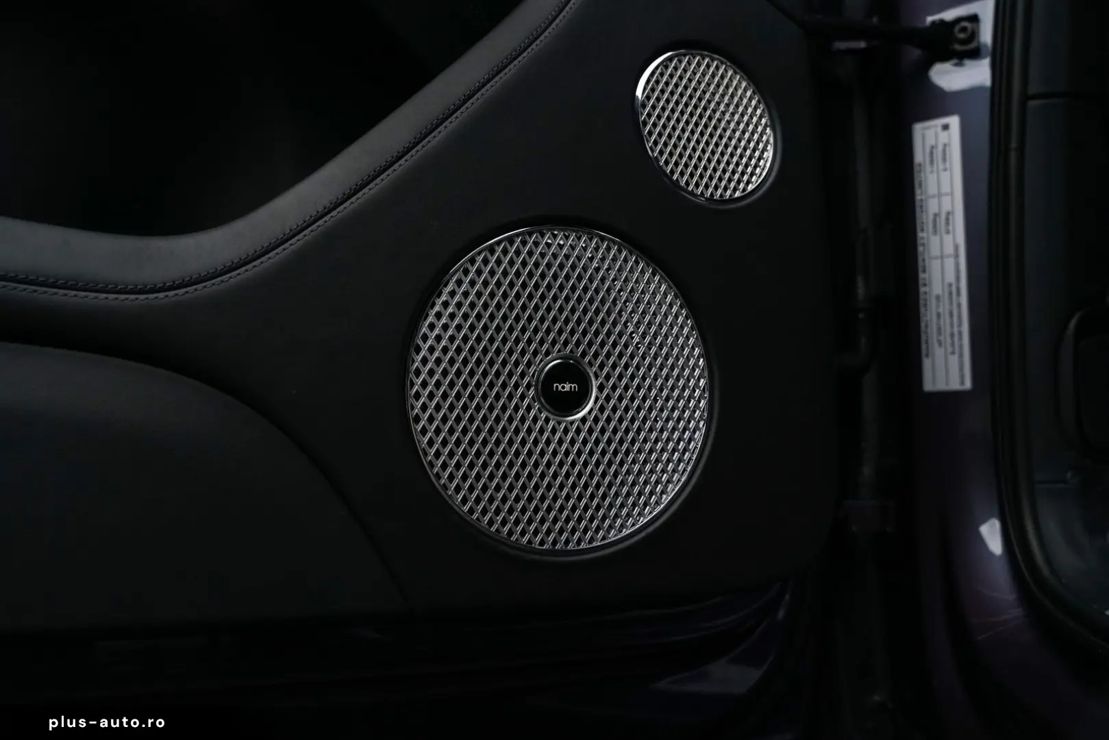 Bentayga EWB Mulliner V8