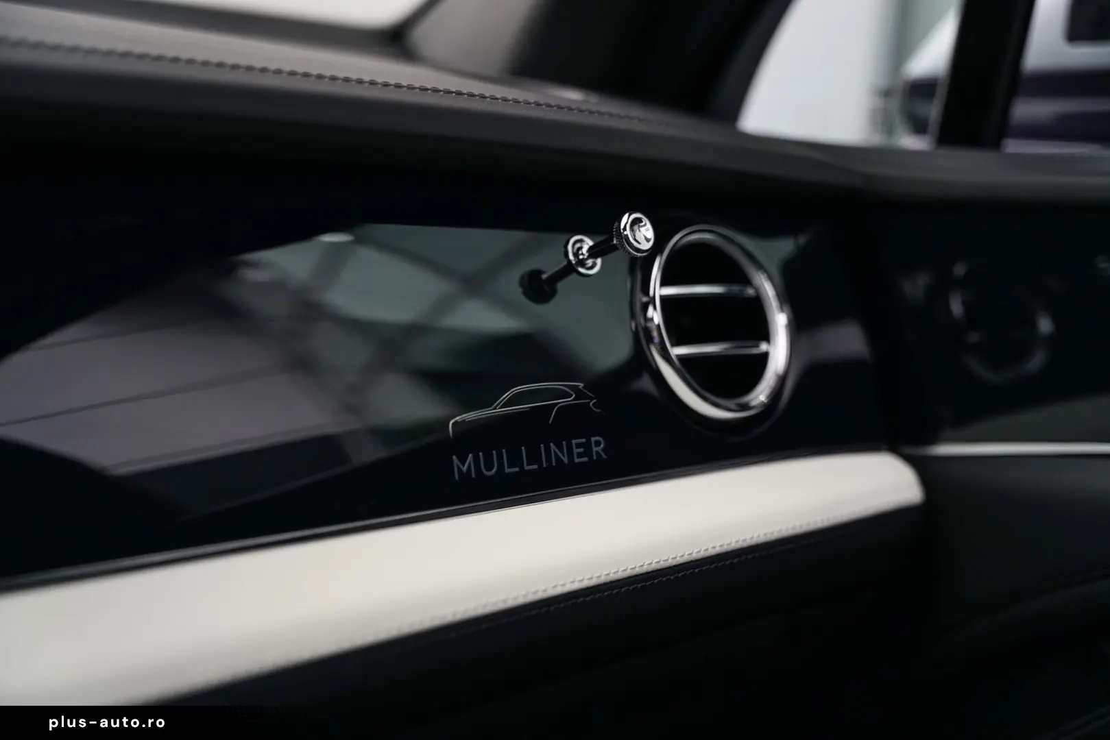 Bentayga EWB Mulliner V8