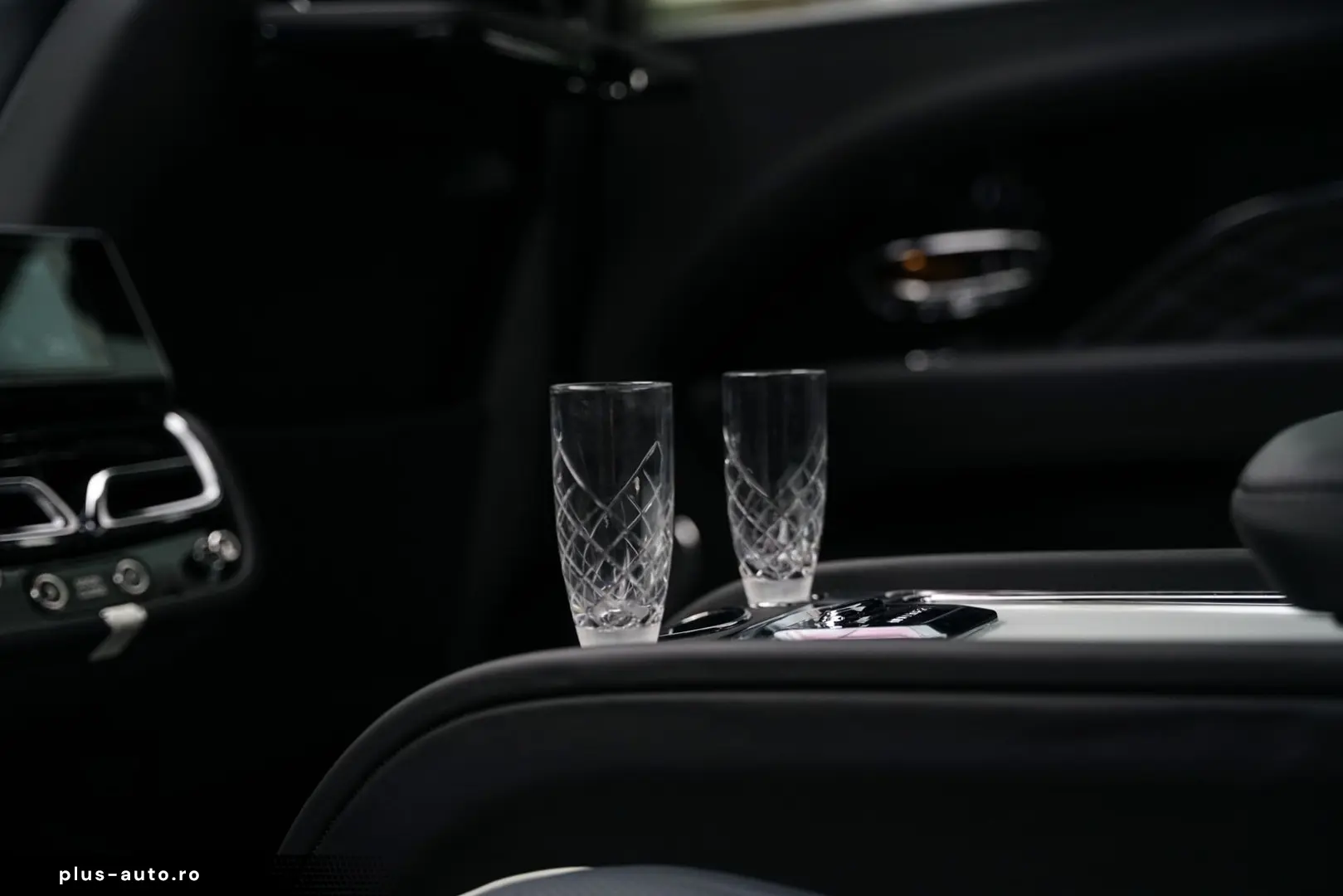 Bentayga EWB Mulliner V8