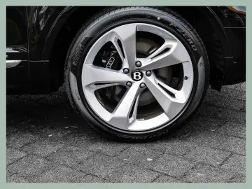 Bentayga V8 Azure    BENTLEY DÜSSELDORF