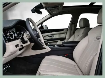 Bentayga V8 Azure    BENTLEY DÜSSELDORF