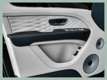 Bentayga V8 Azure    BENTLEY DÜSSELDORF