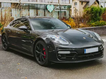 Porsche Panamera GTS