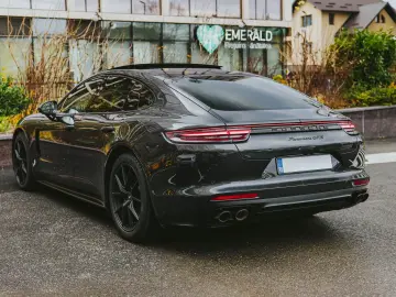 Porsche Panamera GTS