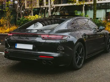 Porsche Panamera GTS