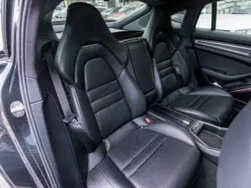 Porsche Panamera GTS
