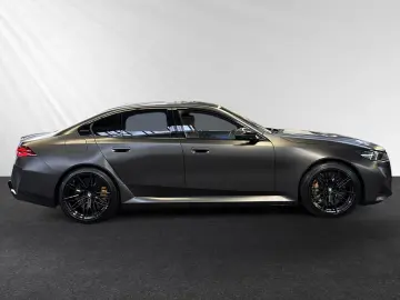 M5 Limousine  FrozenDeepGrey  M-Driver'sPackage