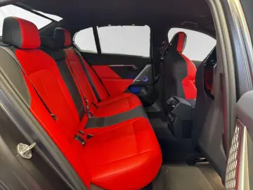 M5 Limousine  FrozenDeepGrey  M-Driver'sPackage