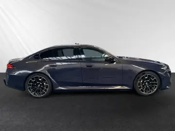 M5 Limousine Individuallack Sepia M-Drivers-Pack