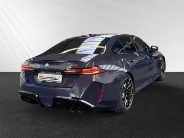 M5 Limousine Individuallack Sepia M-Drivers-Pack