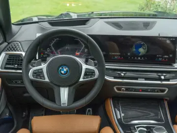 BMW X5 50e M Sport LUFTF.PANO.360 .H K.DR.ASS.