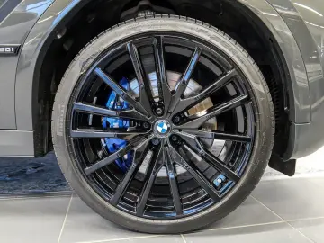 X6 M60i xDrive M Sport PANO ACC RFK NAVI LED LM