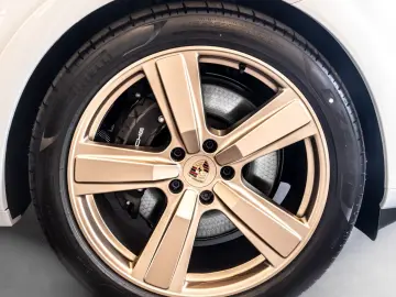 Porsche Cayenne Masaj E-Hybrid Burmester SportDesign