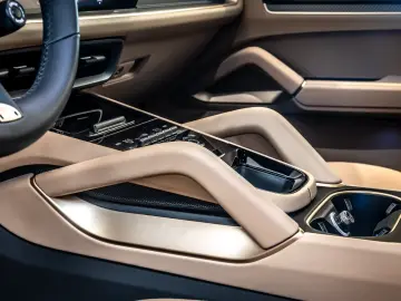 Porsche Cayenne Masaj E-Hybrid Burmester SportDesign