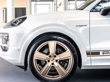 Porsche Cayenne Masaj E-Hybrid Burmester SportDesign