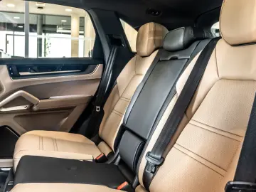 Porsche Cayenne Masaj E-Hybrid Burmester SportDesign