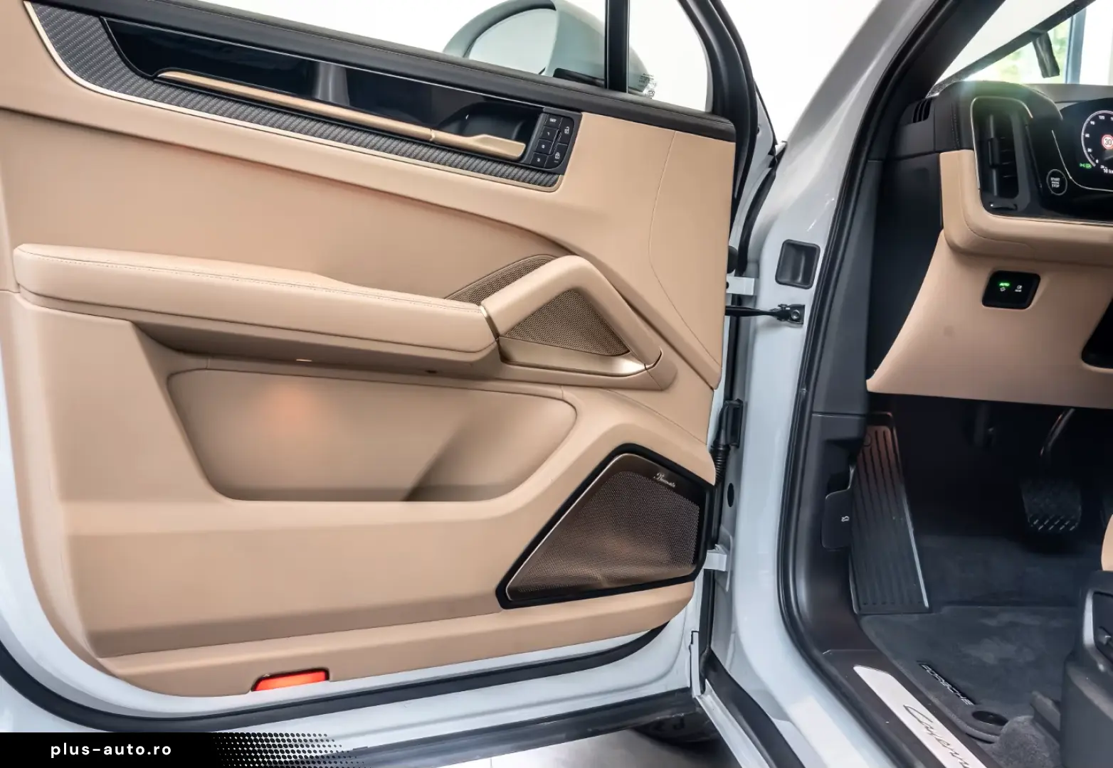 Porsche Cayenne Masaj E-Hybrid Burmester SportDesign