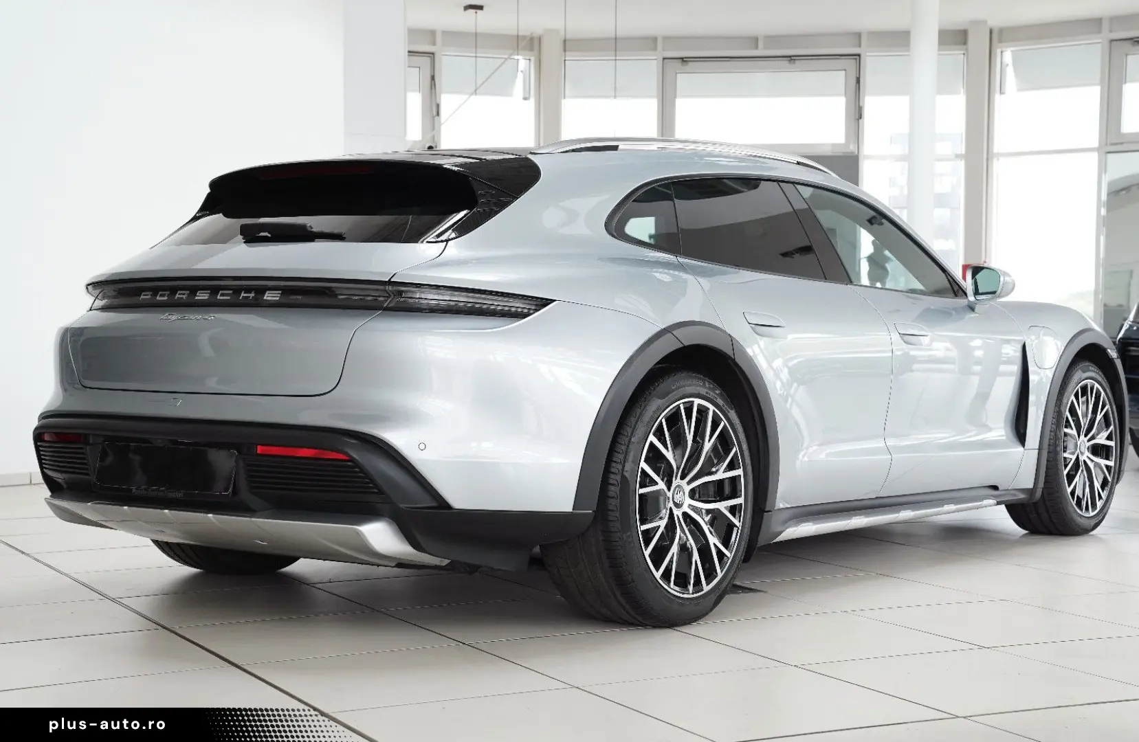 Taycan Cross Turismo 4 Turbo S Aero HUD Pano