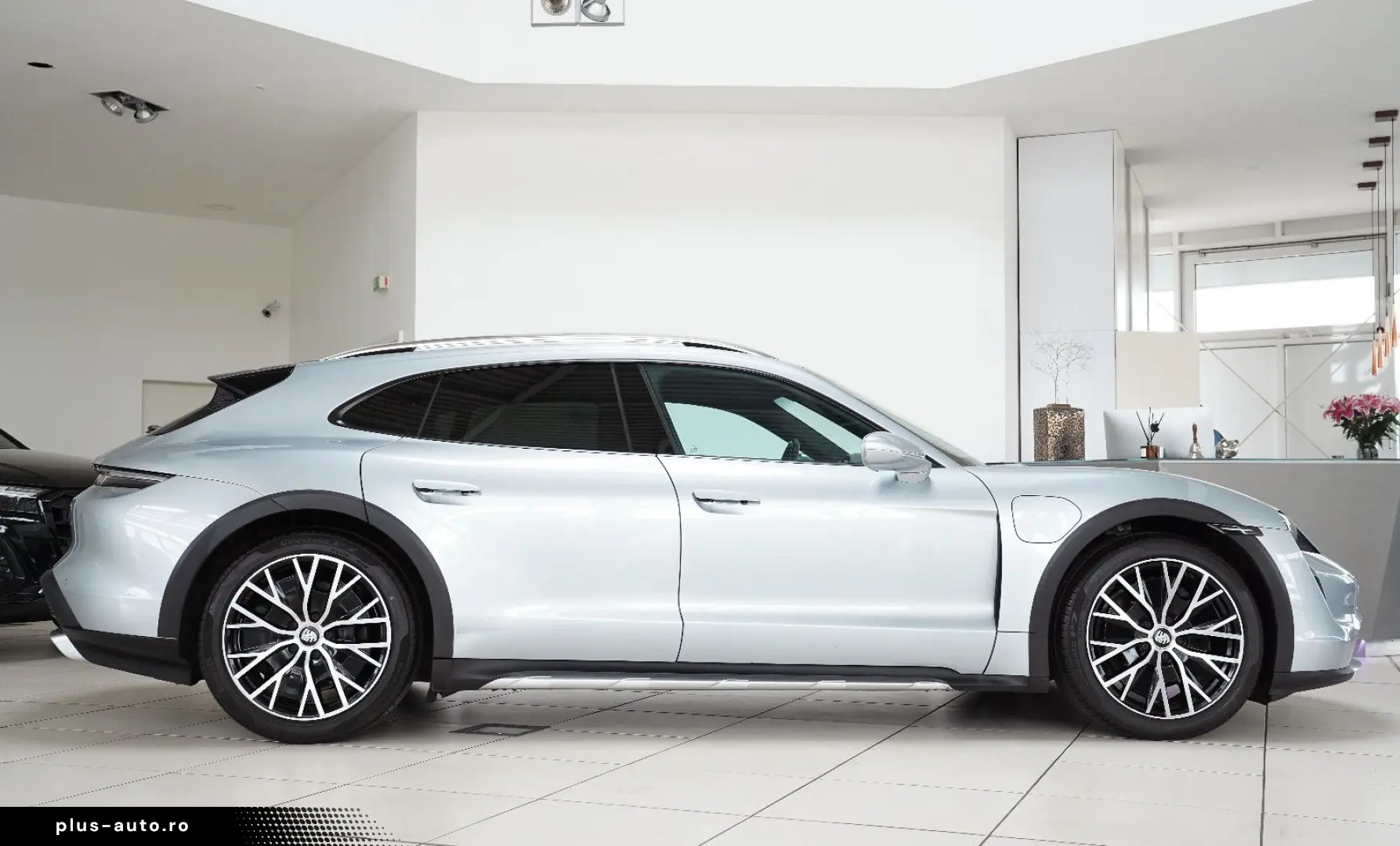 Taycan Cross Turismo 4 Turbo S Aero HUD Pano