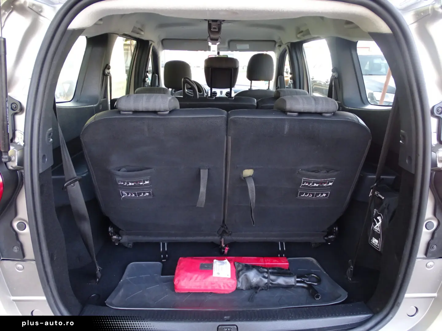 DACIA LODGY 1.6 MPI 2014 7 LOCURI