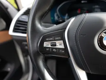 X5 xDrive 45e X-Line PANO HUD LASER LED ACC NAVI