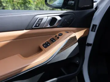 X5 xDrive 45e X-Line PANO HUD LASER LED ACC NAVI