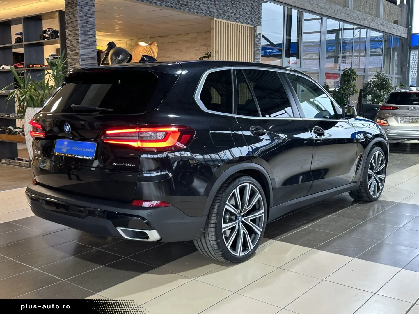 X5 45e Innovations 4XSHZ LED R.Cam Nav HUD 22LM