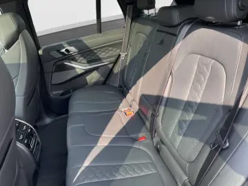 X5 M  COMPETITION SERVICE INKL. PLUS SKY LOUNGE