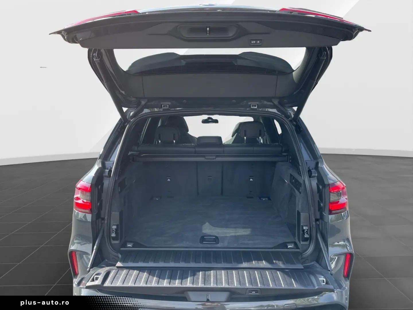 X5 M  COMPETITION SERVICE INKL. PLUS SKY LOUNGE