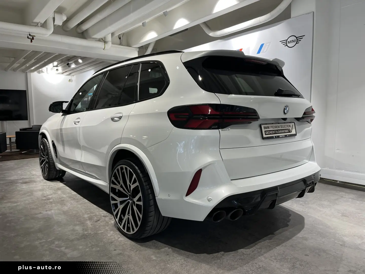 X5 M Competition M-Driver's-Package AHK B&W