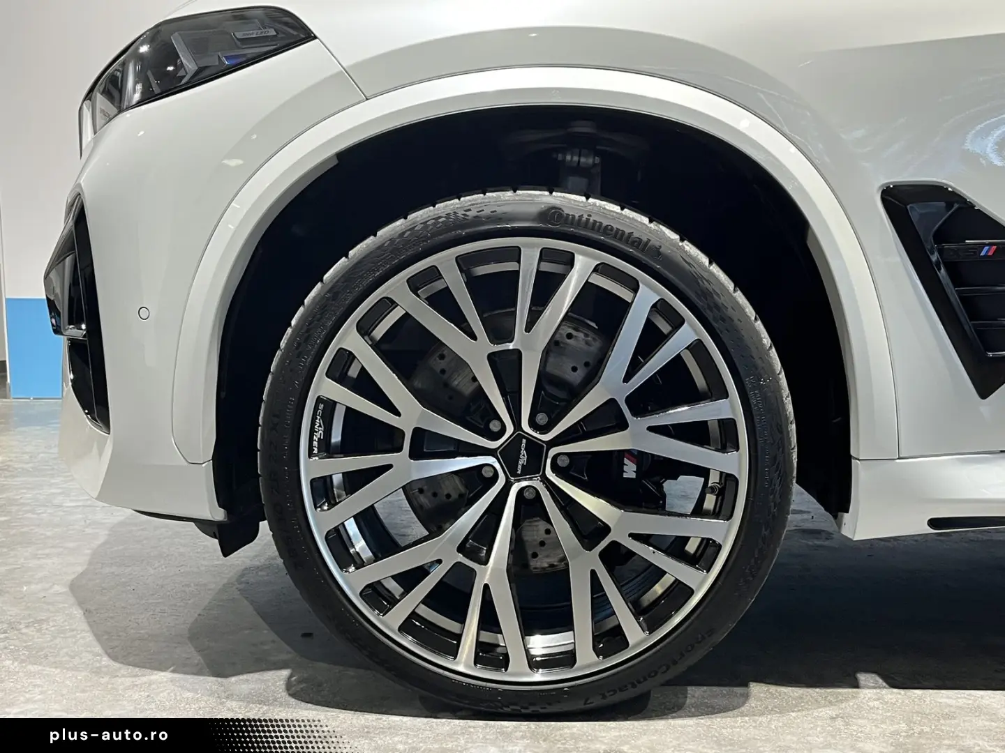 X5 M Competition M-Driver's-Package AHK B&W