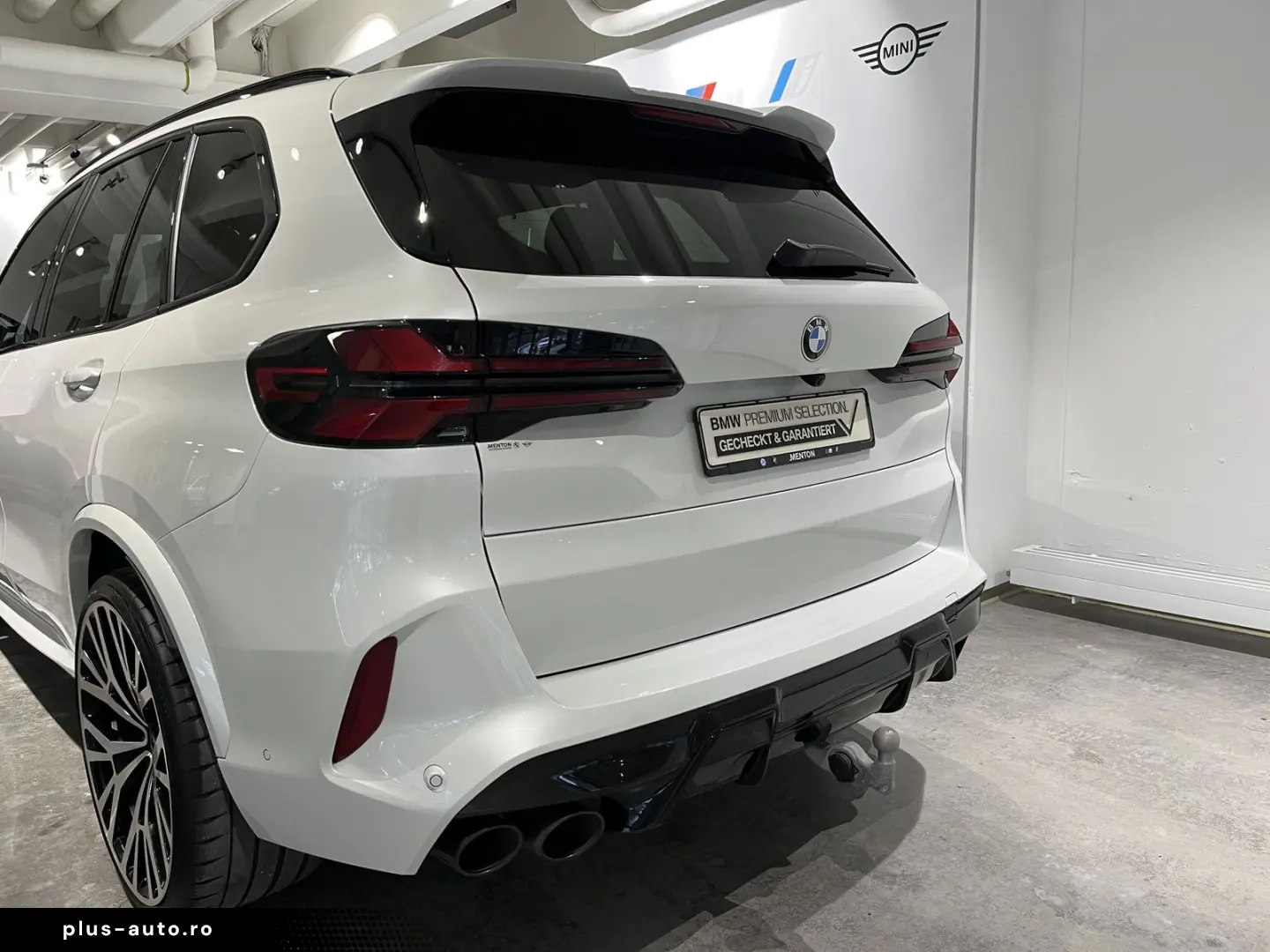 X5 M Competition M-Driver's-Package AHK B&W