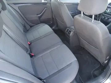 VW GOLF VI 1.6 TDI 2010