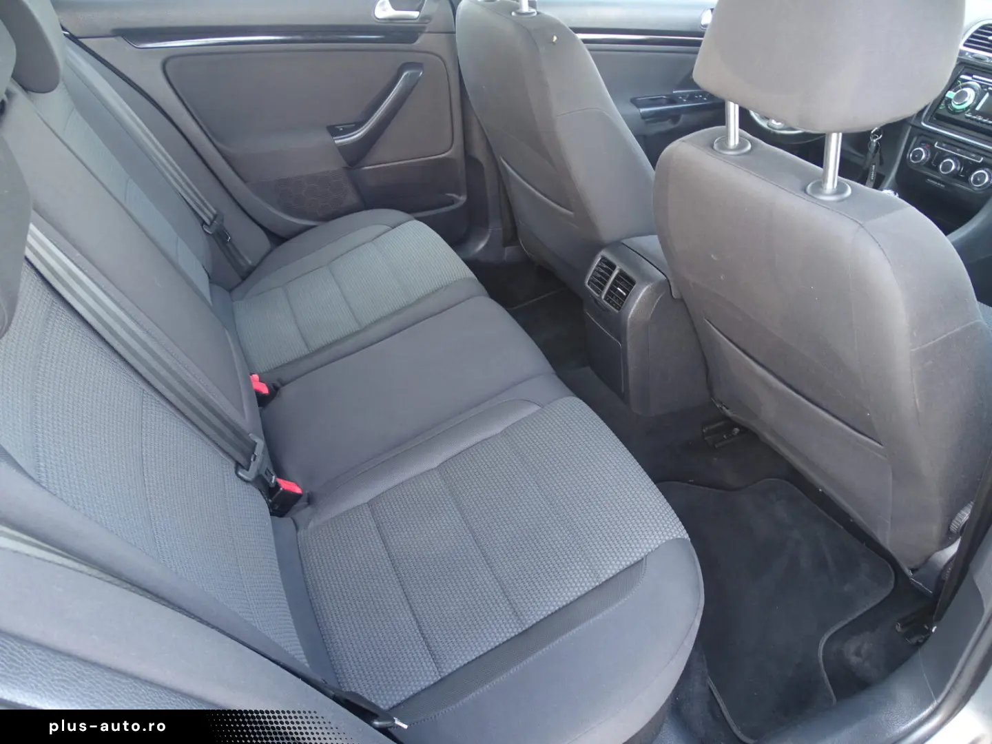 VW GOLF VI 1.6 TDI 2010