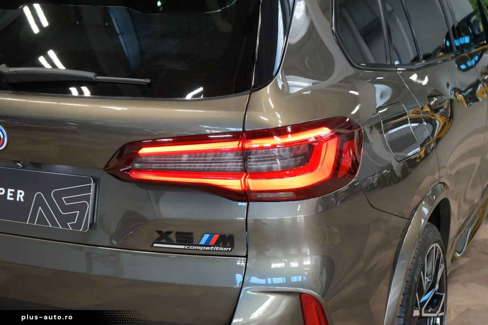 X5 M xDRIVE COMPE PANO HUD AKRAPOVIČ 77.934€NETT