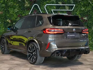 X5 M xDRIVE COMPE PANO HUD AKRAPOVIČ 77.934€NETT