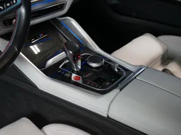 X5 M xDRIVE COMPE PANO HUD AKRAPOVIČ 77.934€NETT