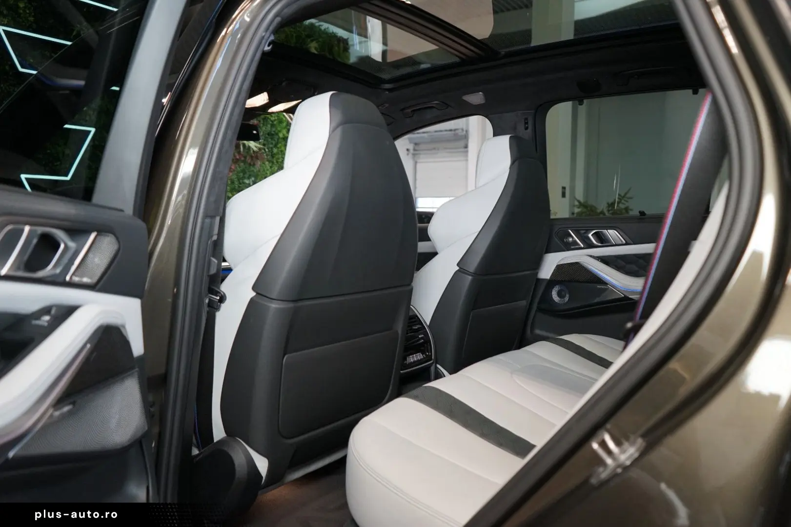 X5 M xDRIVE COMPE PANO HUD AKRAPOVIČ 77.934€NETT